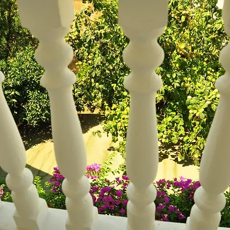 Uysal Bed and Breakfast Μαρμαρίς