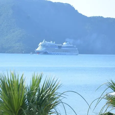 Bed and breakfast Uysal 3*