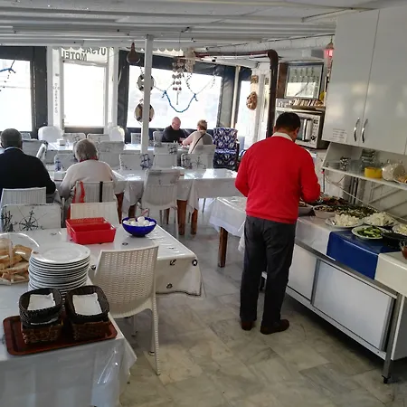 Uysal Bed and breakfast 3*